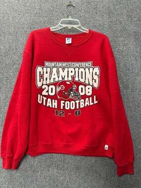Russell Athletic 2008 Utah Football Mountain West Champions Sweatshirt Size M